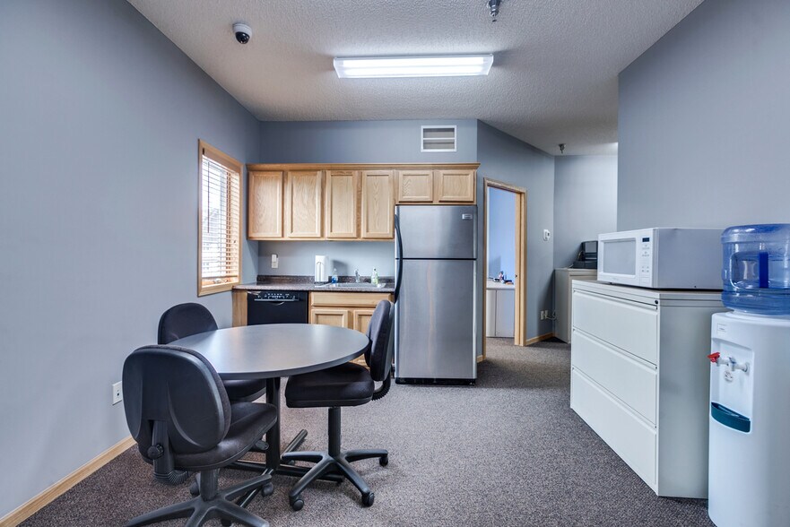 2127 County Road D E, Maplewood, MN à vendre - Photo intérieure – Image 3 sur 46