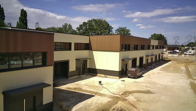 Plus de détails pour Local d’activités à vendre