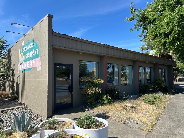 515 Montgomery St, Oroville, CA à vendre - Photo de l’immeuble – Image 1 sur 8