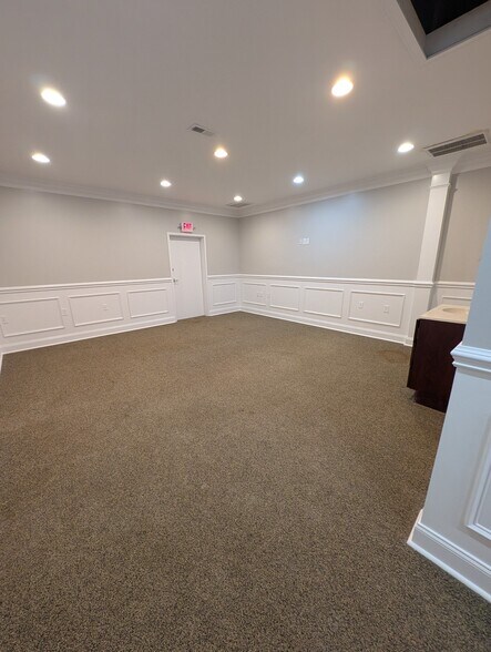 1317 Cedar Lane Rd, Greenville, SC à louer - Photo de l’immeuble – Image 3 sur 16