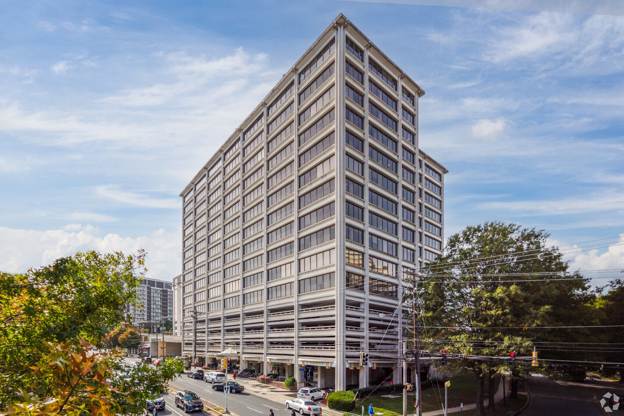 5530 Wisconsin Ave, Chevy Chase, MD à louer Photo de l’immeuble– Image 1 sur 6