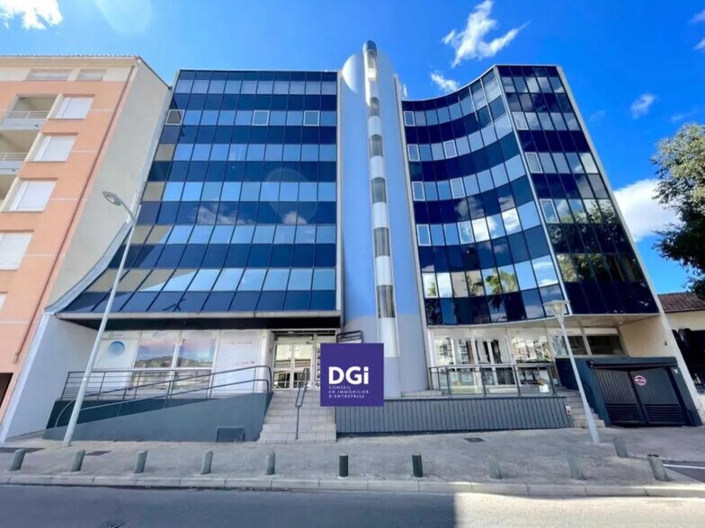 Bureau dans Nîmes à vendre - Photo de l’immeuble – Image 2 sur 6