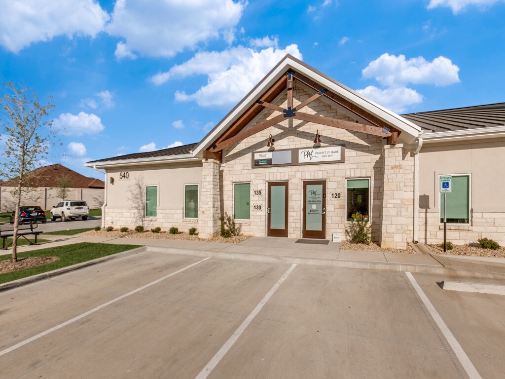 540 W Frontier Pky, Prosper, TX à louer Photo de l’immeuble– Image 1 sur 17