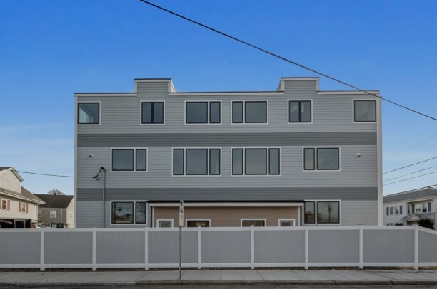 308 Newton St, Waltham, MA à vendre - Photo de l’immeuble – Image 2 sur 36