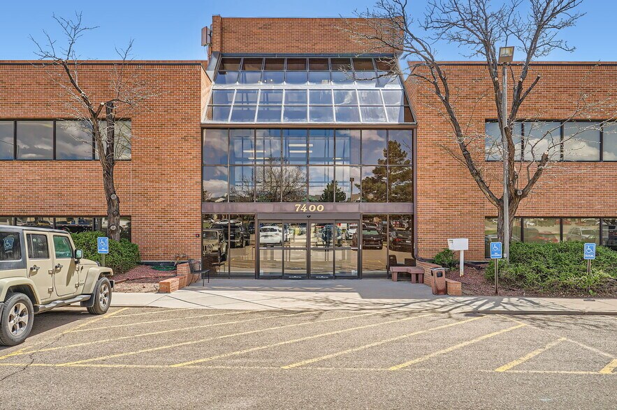 7400 E Arapahoe Rd, Centennial, CO à louer - Photo de l’immeuble – Image 1 sur 30