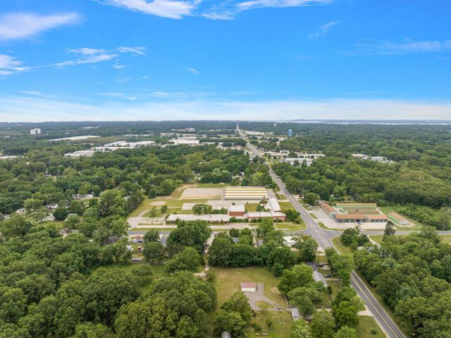 2389 E Laketon Ave, Muskegon, MI à vendre - Photo de l’immeuble – Image 3 sur 24