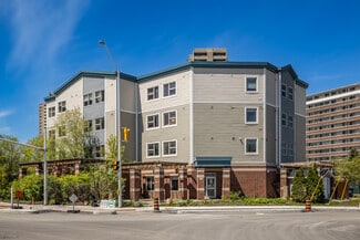 Plus de détails pour 1071 Richmond Rd, Ottawa, ON - Spécialisé à vendre