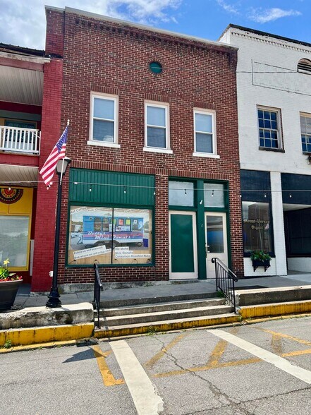 125 Main st, Mount Vernon, KY à vendre - Photo de l’immeuble – Image 2 sur 25