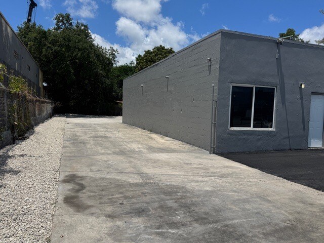 4430-4438 NW 35th Ct, Miami, FL à vendre - Photo de l’immeuble – Image 2 sur 9