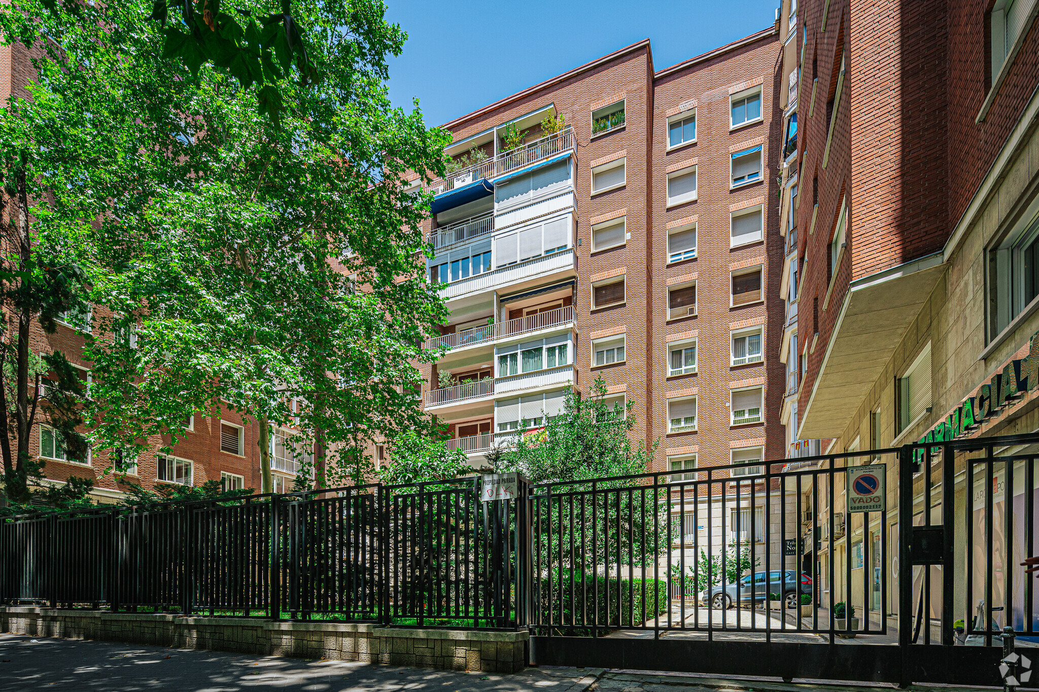 Immeuble residentiel dans Madrid, Madrid à vendre Photo principale– Image 1 sur 4