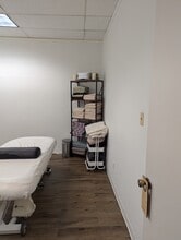 2222 Western Trails Blvd, Austin, TX à louer Photo intérieure– Image 1 sur 2