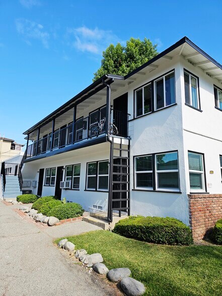49 S Grand Oaks Ave, Pasadena, CA à vendre - Photo de l’immeuble – Image 3 sur 9
