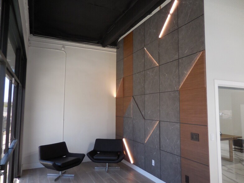 1439 Plaza Del Amo, Torrance, CA à vendre - Photo de l’immeuble – Image 2 sur 25