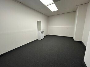 2454 E Dempster St, Des Plaines, IL à louer Photo de l’immeuble– Image 2 sur 4