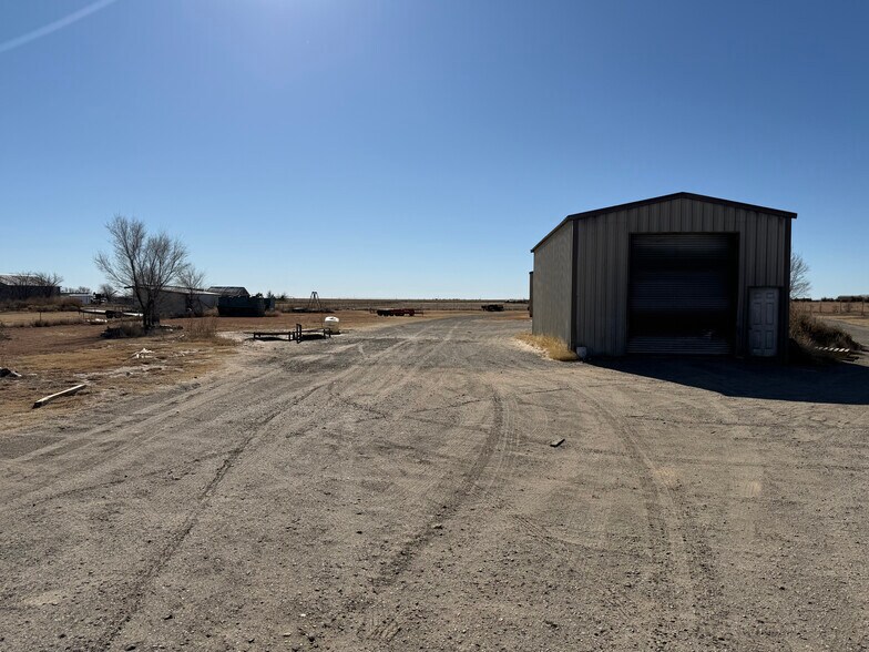 12136 E Frederic Ave, Pampa, TX à vendre - Photo de l’immeuble – Image 3 sur 9
