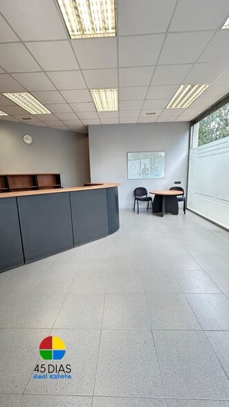 Bureaux/Local commercial dans Cerdanyola del Vallès, Barcelona à louer - Photo intérieure – Image 1 sur 3