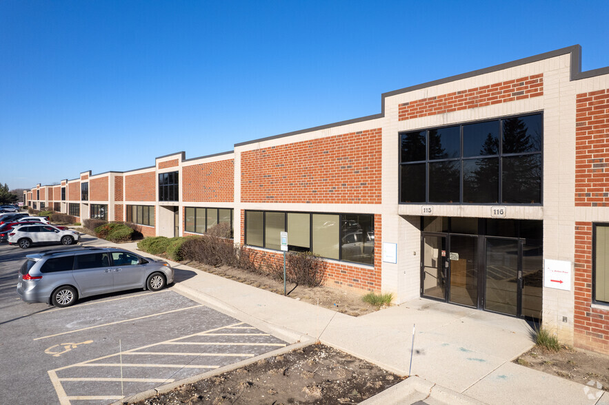 100 N Fairway Dr, Vernon Hills, IL à louer - Photo de l’immeuble – Image 3 sur 9