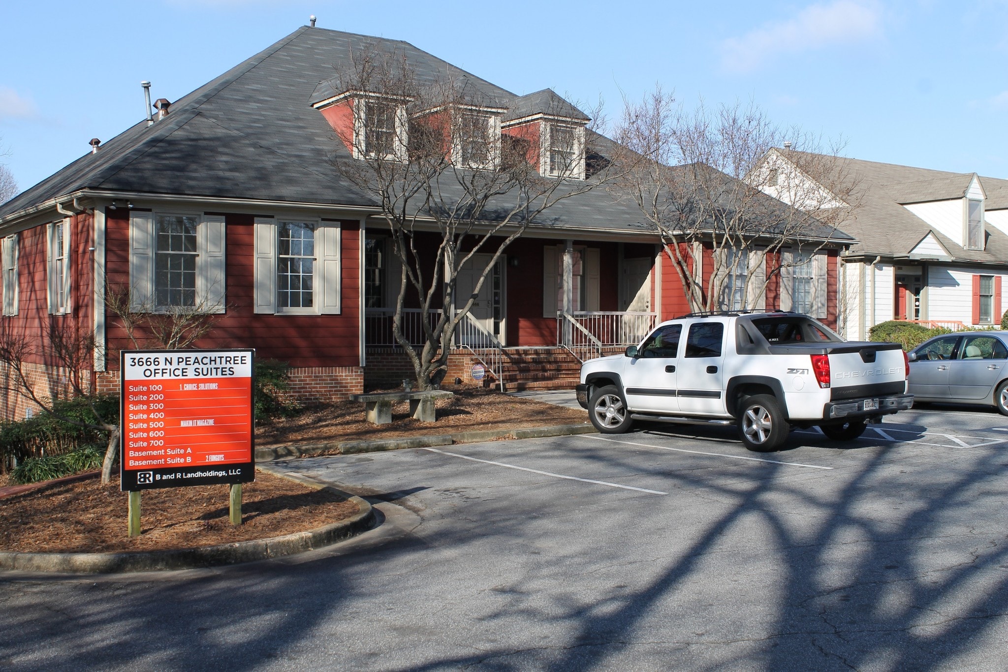 3666 N Peachtree Rd, Chamblee, GA à louer Photo principale– Image 1 sur 9
