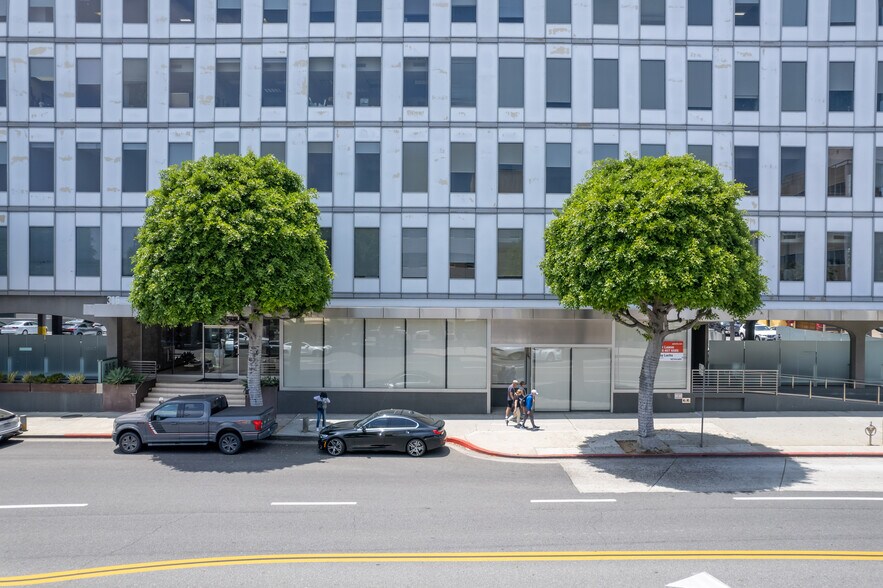 315 S Beverly Dr, Beverly Hills, CA à louer - Photo de l’immeuble – Image 2 sur 3