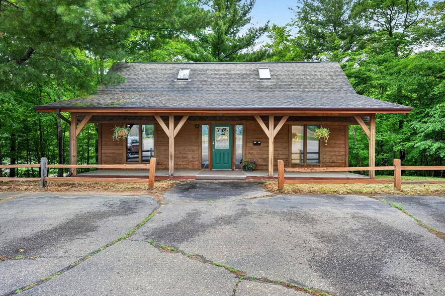 2380 County Road A, Spooner, WI à vendre - Photo principale – Image 1 sur 16