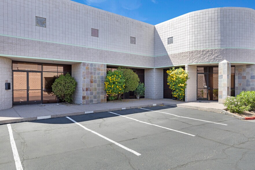 7860 E McClain Dr, Scottsdale, AZ à louer - Photo de l’immeuble – Image 2 sur 6