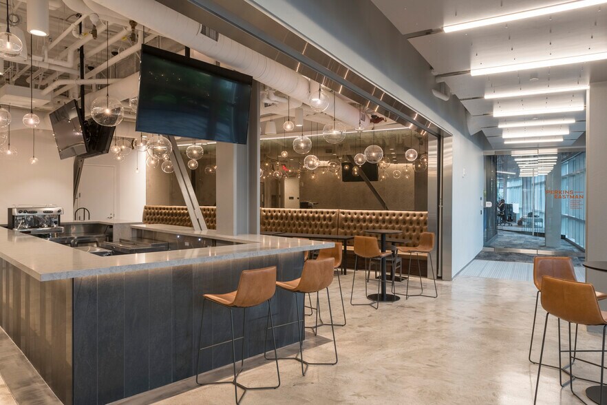 677 Washington Blvd, Stamford, CT à louer - Hall d’entrée – Image 2 sur 8
