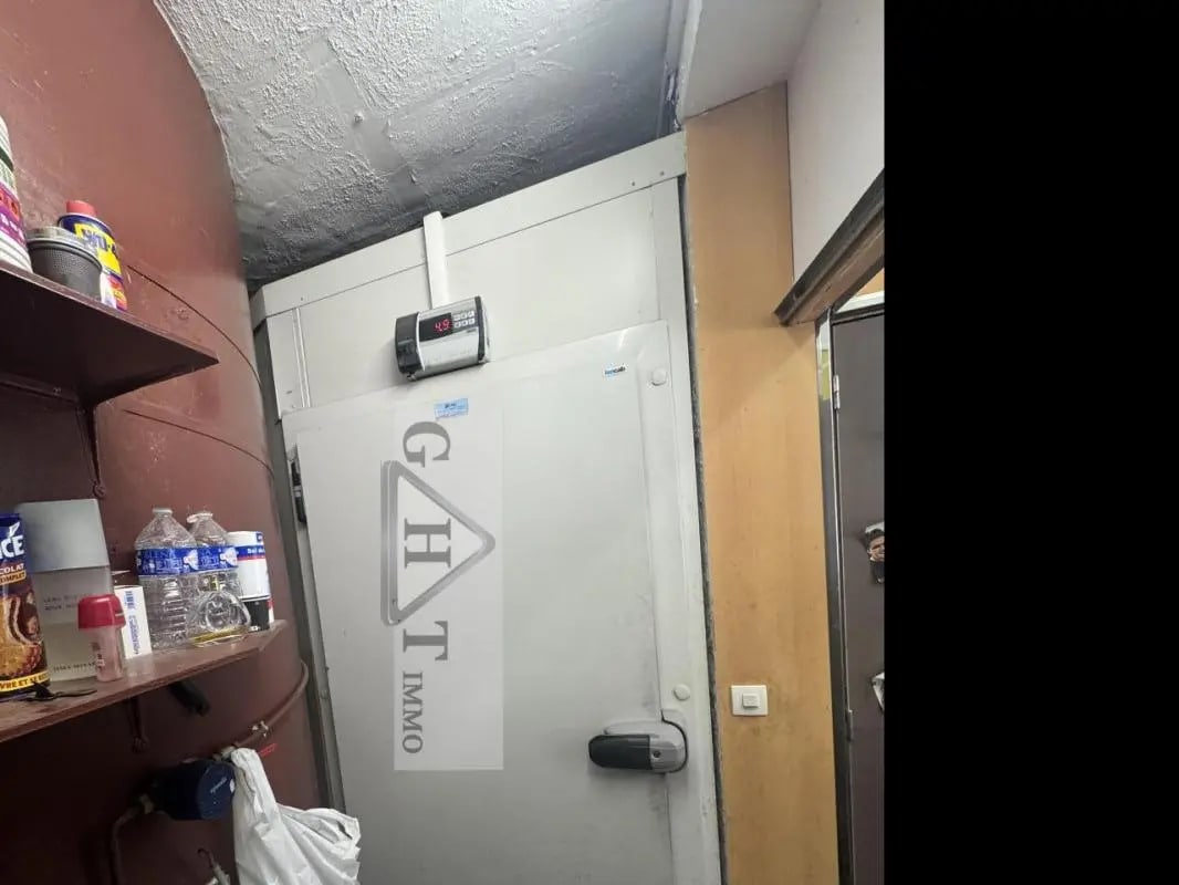 Local commercial dans Levallois-Perret à louer Photo intérieure– Image 1 sur 2