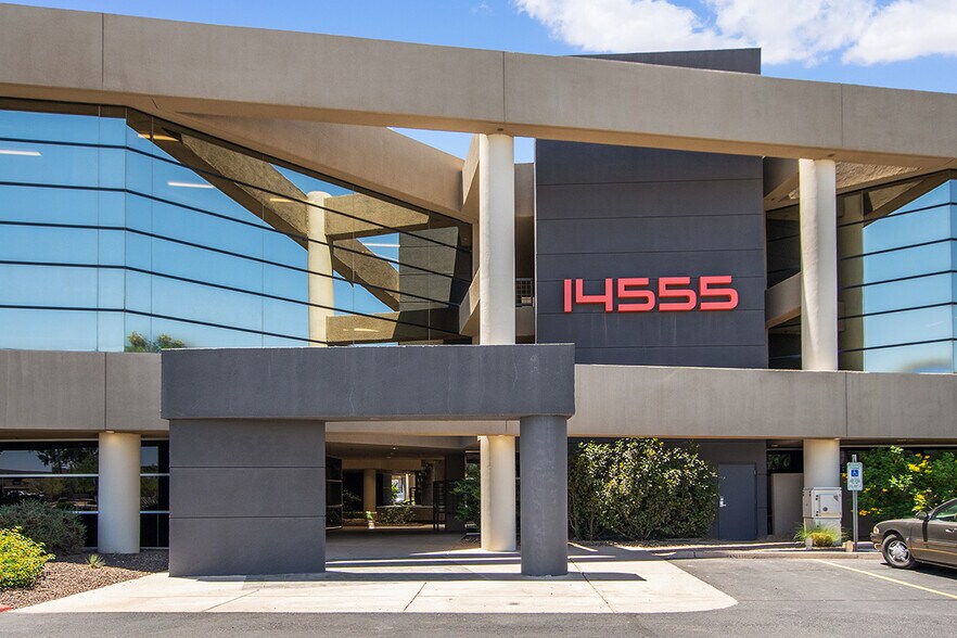 14555 N Scottsdale Rd, Scottsdale, AZ à louer - Photo de l’immeuble – Image 3 sur 8