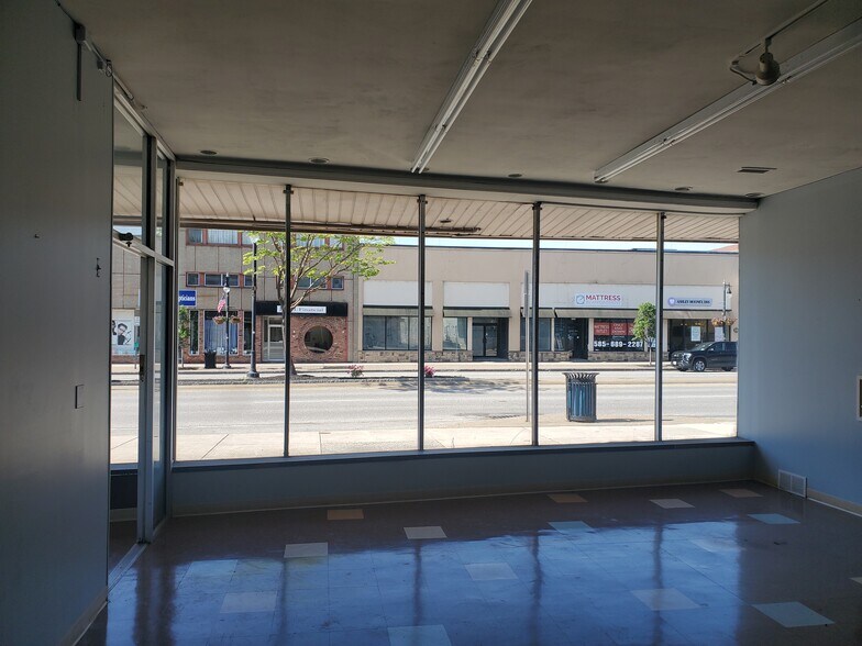 215 E Main St, Batavia, NY à louer - Photo de l’immeuble – Image 2 sur 13