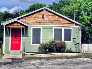 1419 S Main St, Weatherford, TX à louer Photo de l’immeuble– Image 1 sur 9