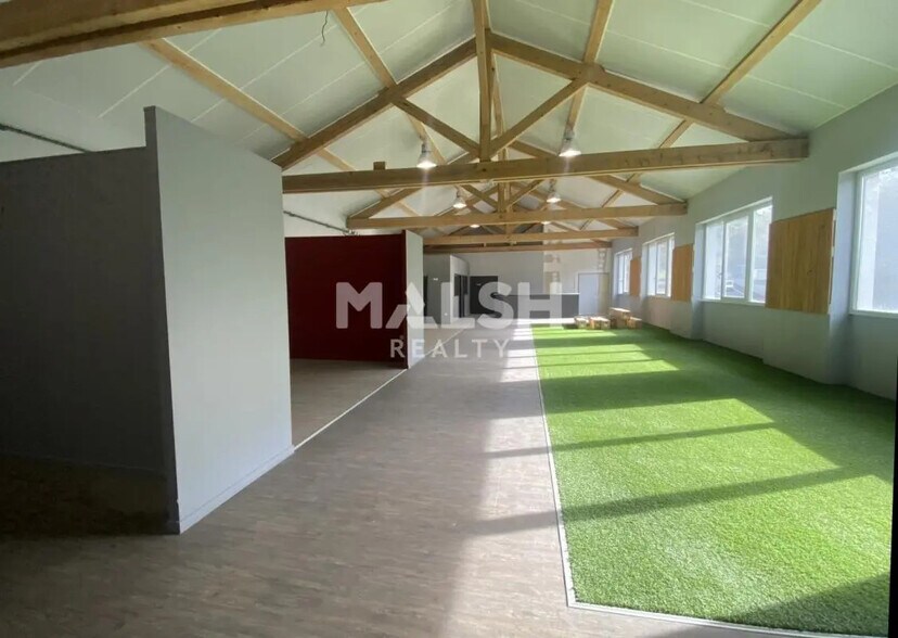 Bureau dans Vienne à louer - Photo de l’immeuble – Image 2 sur 4