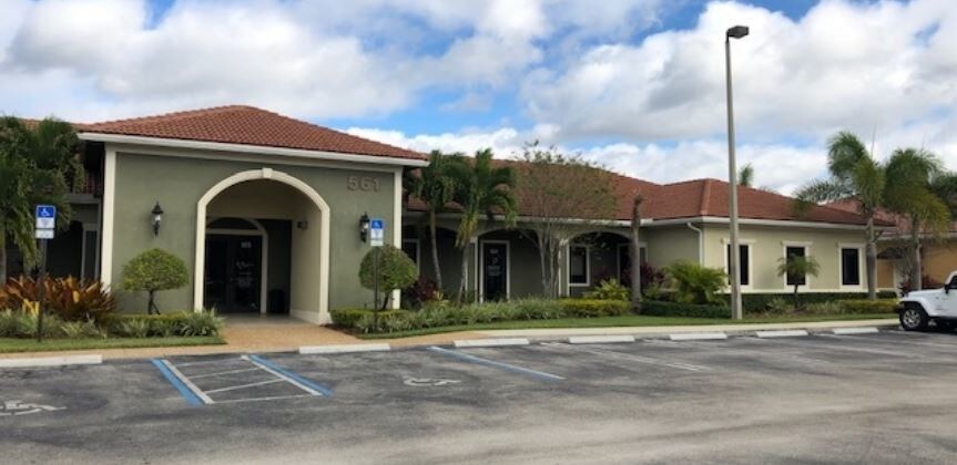 561 NW Lake Whitney, Port Saint Lucie, FL à vendre - Photo de l’immeuble – Image 3 sur 17