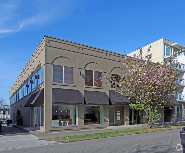 1669 W 3rd Ave, Vancouver, BC à louer - Photo de l’immeuble – Image 2 sur 9