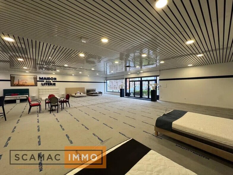 Local commercial dans Pringy à vendre - Photo intérieure – Image 2 sur 7