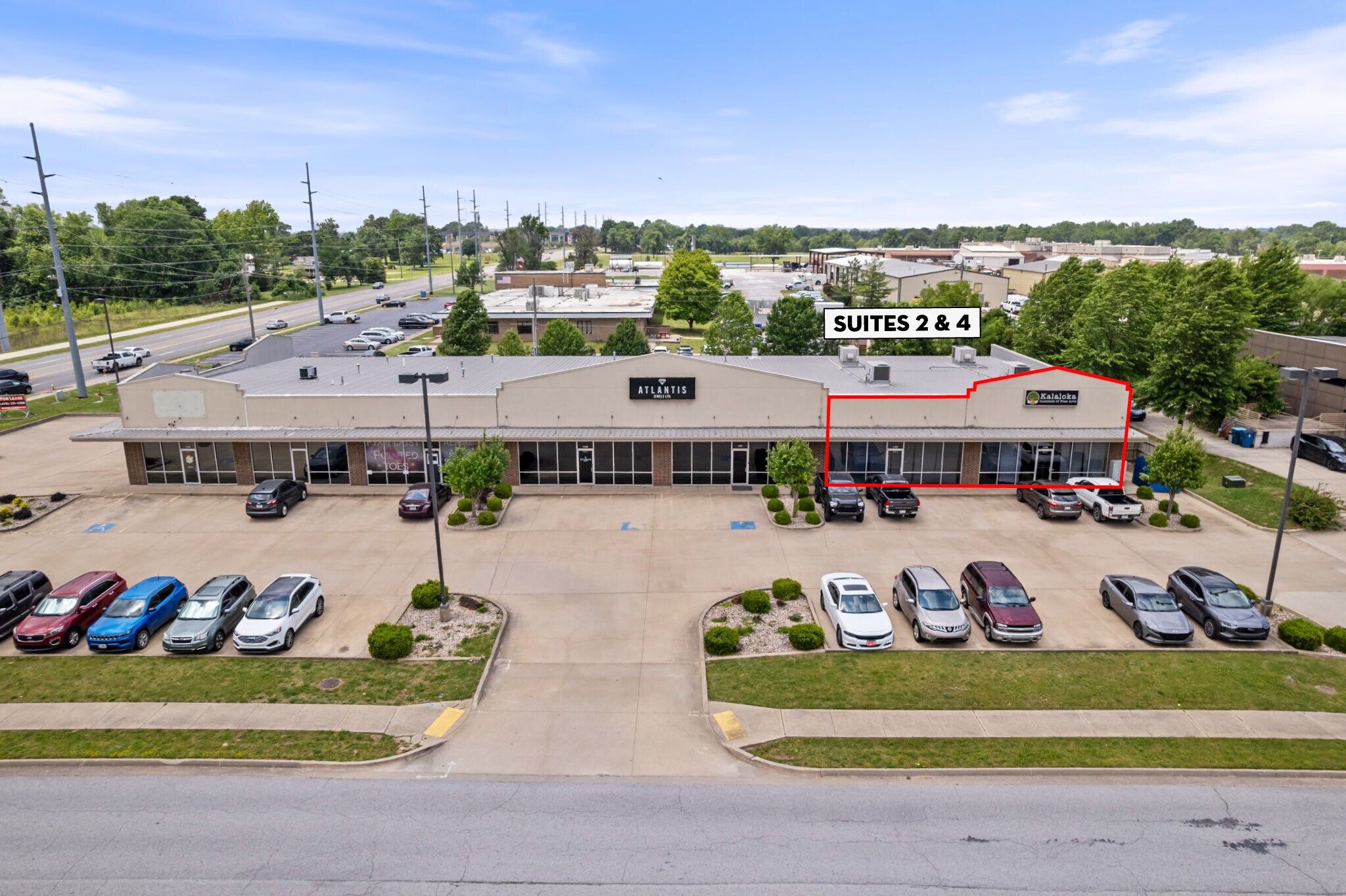 1380 SW Westpark Dr, Bentonville, AR à louer Photo de l’immeuble– Image 1 sur 6