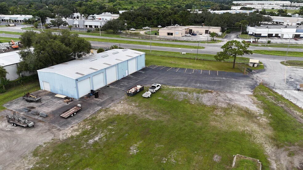 4511 N 56th St, Tampa, FL à louer - Photo de l’immeuble – Image 3 sur 10