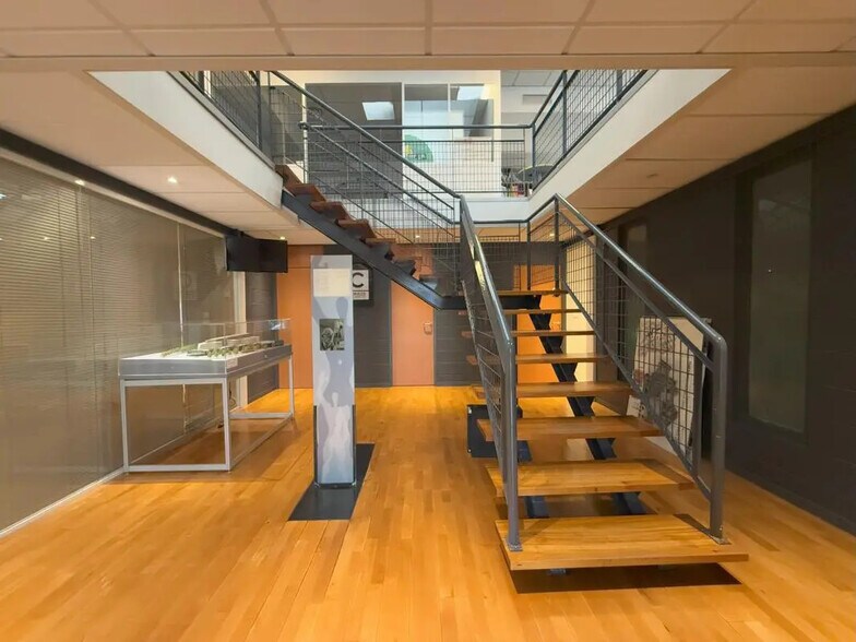 Bureau dans Saint-Étienne à vendre - Photo de l’immeuble – Image 1 sur 6