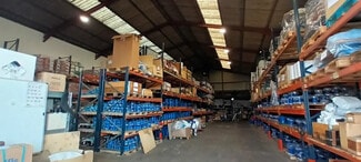 Plus de détails pour Local d'activités à louer