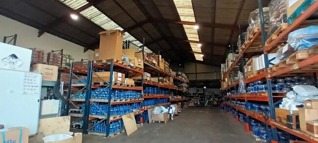 Plus de détails pour Local d'activités à louer