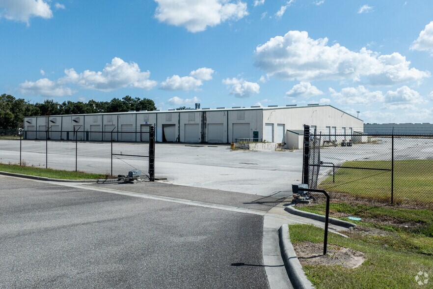 5407 NW 44th Ave, Ocala, FL à louer - Photo de l’immeuble – Image 2 sur 20