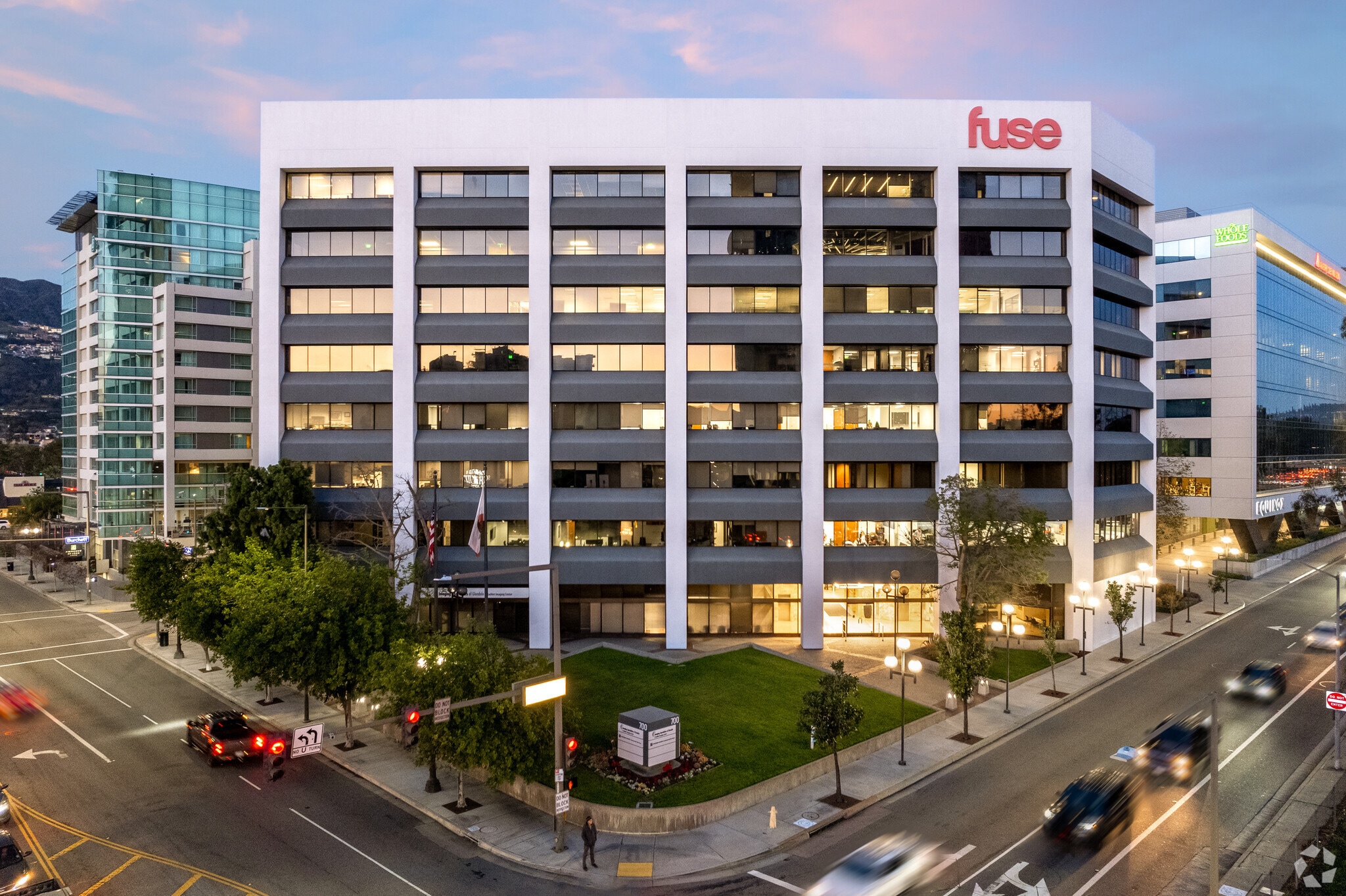 700 N Central Ave, Glendale, CA à louer Photo principale– Image 1 sur 20