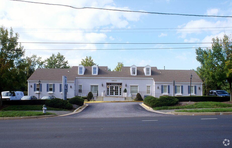 9800 Falls Rd, Potomac, MD à louer - Photo de l’immeuble – Image 2 sur 6