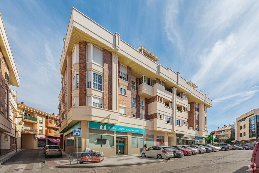 Calle Puerto de los Leones, 8, Majadahonda, Madrid à vendre - Photo de l’immeuble – Image 2 sur 2