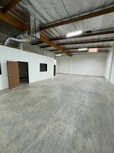 13006 Saticoy St, North Hollywood, CA à louer Photo intérieure– Image 2 sur 4
