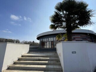 Plus de détails pour Local commercial à louer