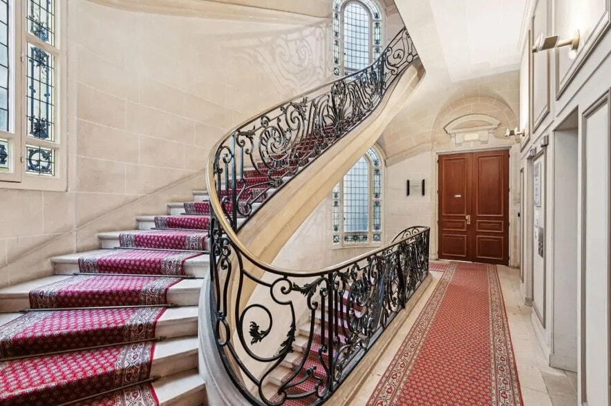 48 Avenue Victor Hugo, Paris à louer - Photo de l’immeuble – Image 2 sur 7