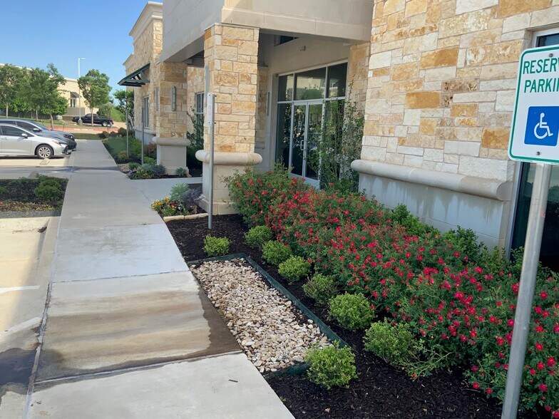 1807 Keller Pky, Keller, TX à louer - Photo de l’immeuble – Image 3 sur 9