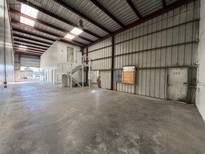 37444 Sycamore St, Newark, CA à louer Photo de l’immeuble– Image 2 sur 3