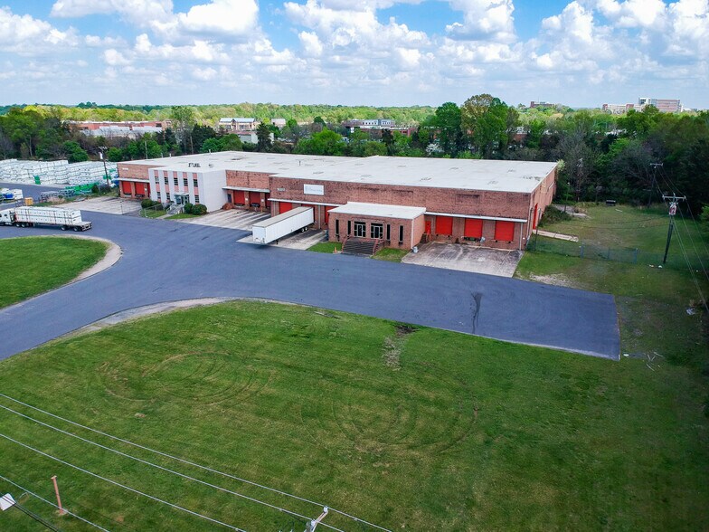10309 Rodney St, Pineville, NC à louer - Photo de l’immeuble – Image 2 sur 2