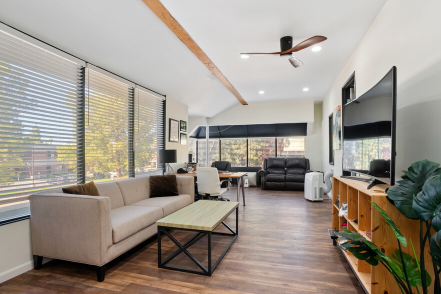 6322 Ferris Sq, San Diego, CA à vendre - Photo intérieure – Image 2 sur 20